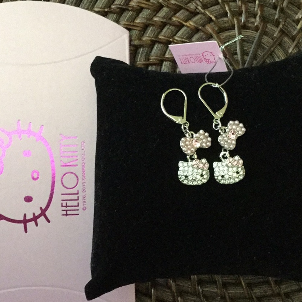 Hello Kitty earrings - Picture 2 of 5